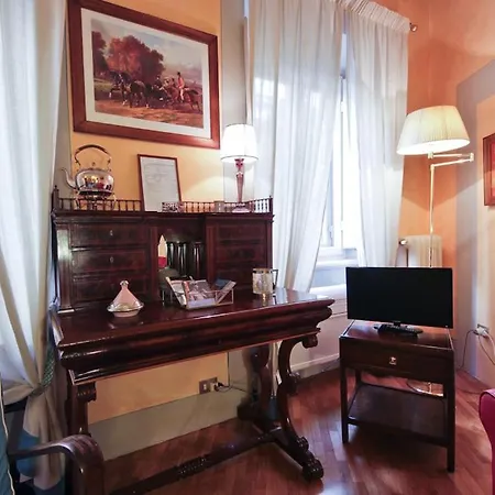 - Classic Tornabuoni * Florenz