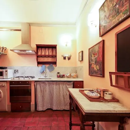 - Classic Tornabuoni Florence